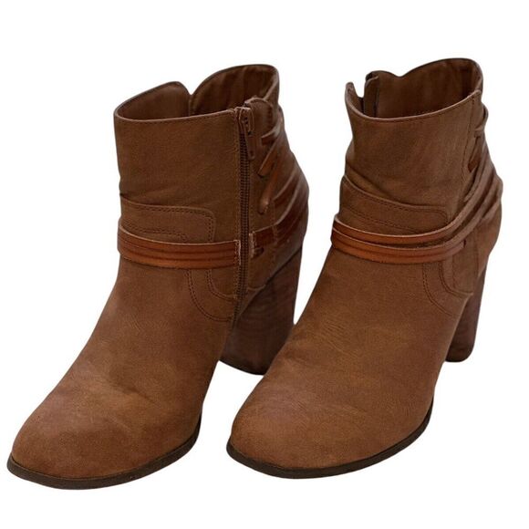 Madden Girl Stylish Brown Ankle Boots with‎ Chunky Heel and Decorative Strap - Picture 1 of 8